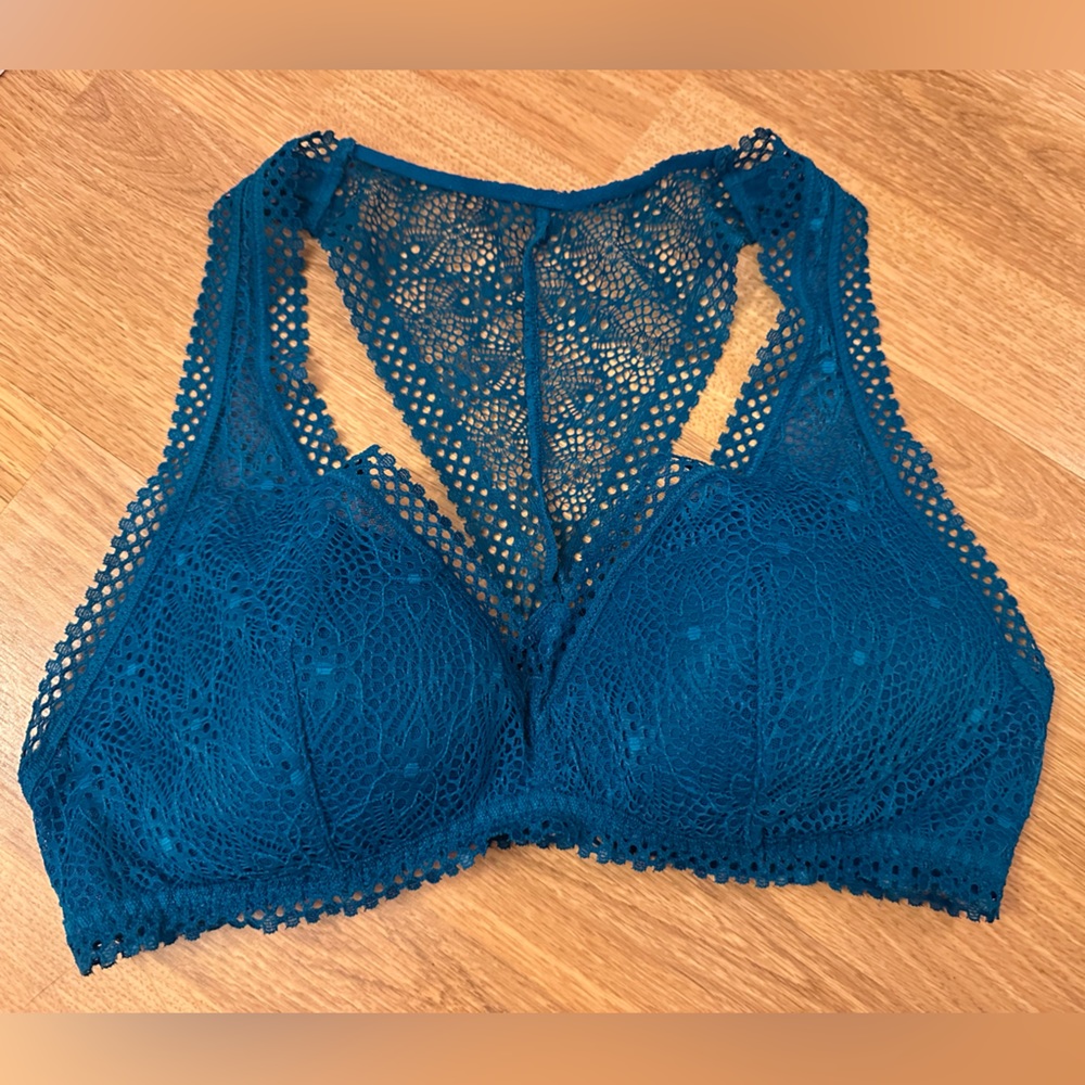 Victoria’s Secret bralette / bra - size medium - blue lace